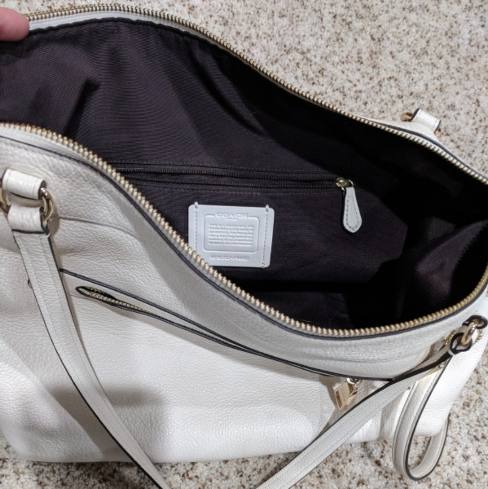 Coach shoulder/crossbody purse